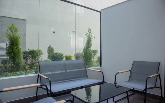 w Spectacular 1BR w Terrace in Miraflores