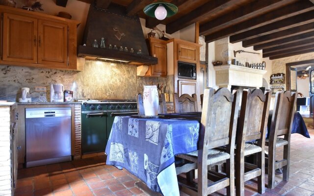 Beautiful Holiday Home with Heated Pool in Cazals France