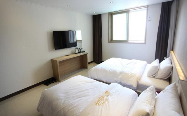 Hotel Rainbow 2
