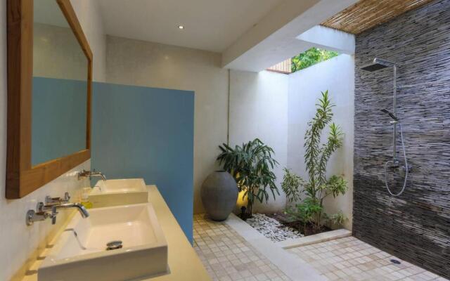 Villa Lima ac living 2 bedroom with pool in umalas