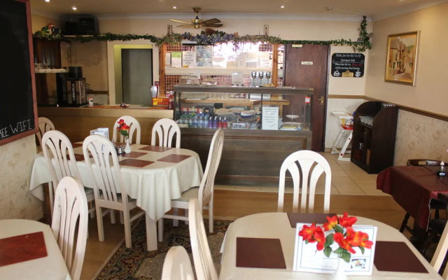 The Middlegate Hotel