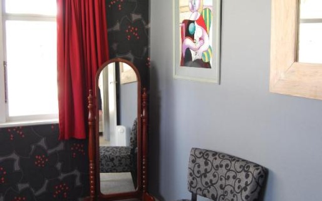 Judge Rock Exclusive Vineyard Cottage Accommodation – Guest Rooms – Alexandra