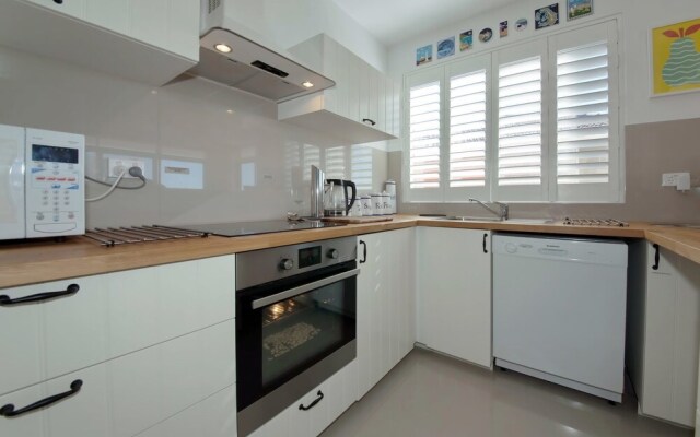 The Helm, Unit 2, 22 Voyager Close