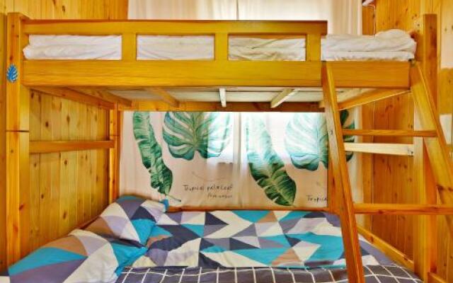 Qingdao No.3 Swimming Beach Chalet