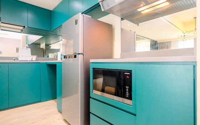 Nice And Elegant 1Br At The Kensington Royal Suites Apartment