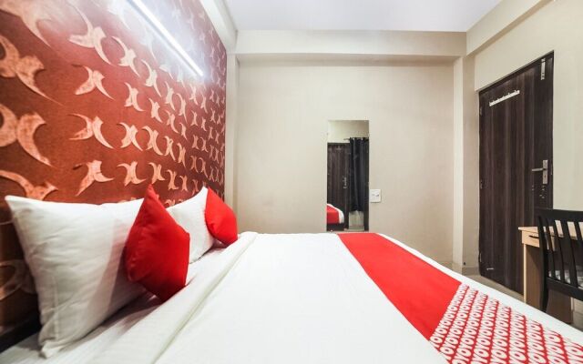 Oyo Flagship 30196 Noida Sector 5