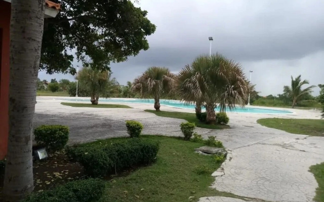 Bright Apartment at Punta Cana Wifi/ac/elect/iron/parking