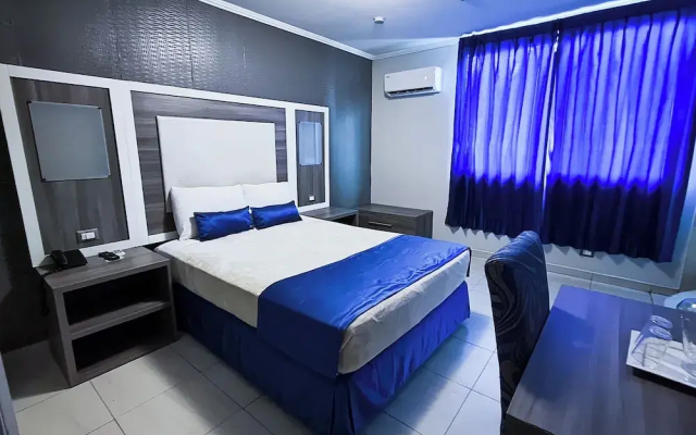 Hotel Bahia Suites