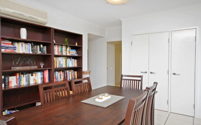 Unit 2 'Sea Breeze Villas', Coolum Beach – Restaurant – Coolum Beach