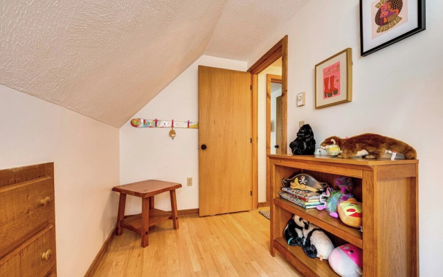 Bartlett Vacation Rental w/ Wraparound Deck!