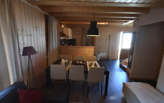 Splendid Chalet in Chamrousse With TV