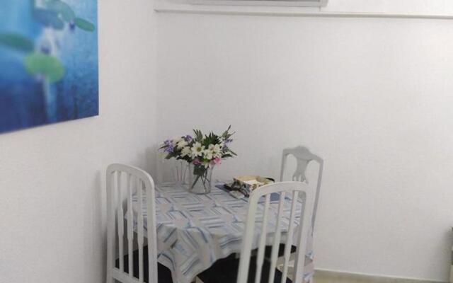 Deluxe 3 Bedroom Apartment, Balcony, 15 Minutes Walk To City And Beach Sys2