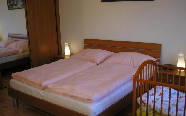 Apartment Accommodation up to 17