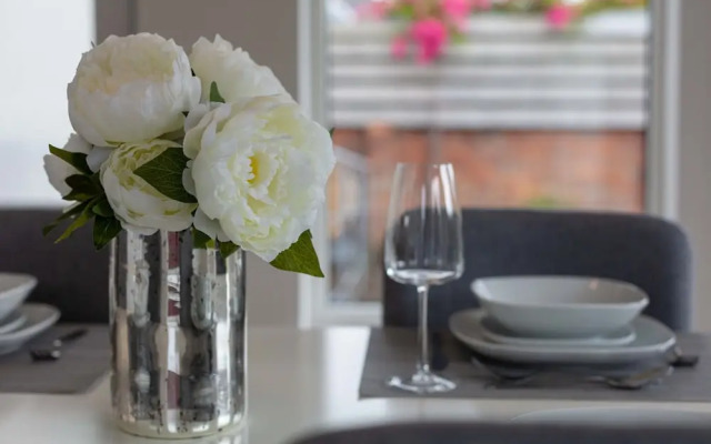 Seafield House - Donnini Apartments