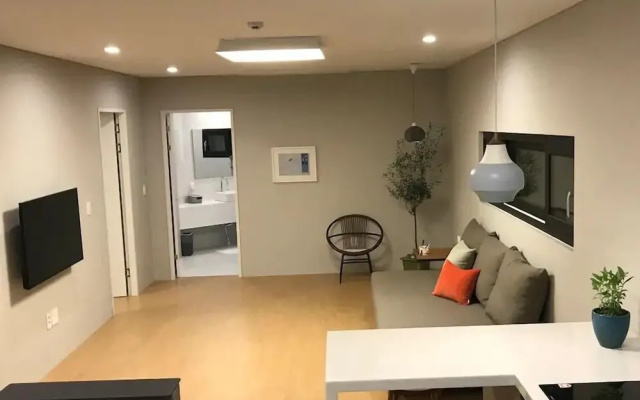 Aewol Brick House