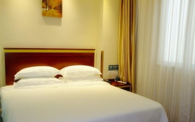 GreenTree Inn Henan Xinyang Gushi Zhongshan Avenue Hongsu Avenue Express Hotel – Guest Rooms – Xinyang