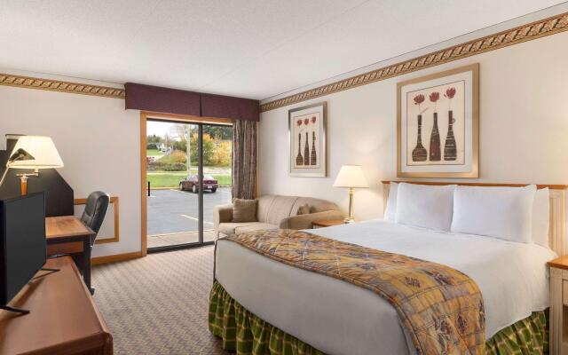 Travelodge by Wyndham Owen Sound