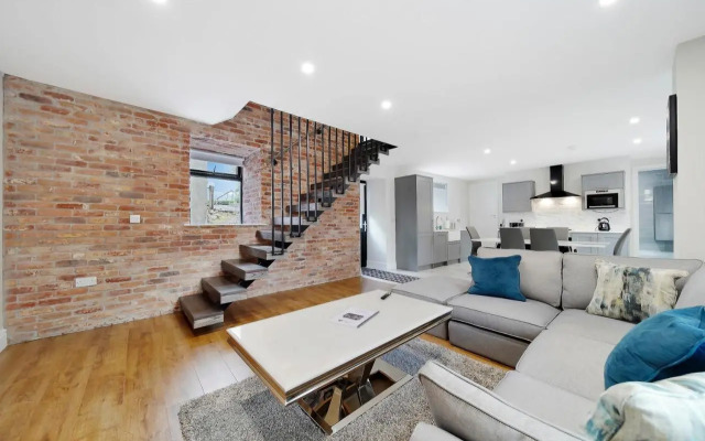 NEW Glenside Abbey sleeping 7 guests