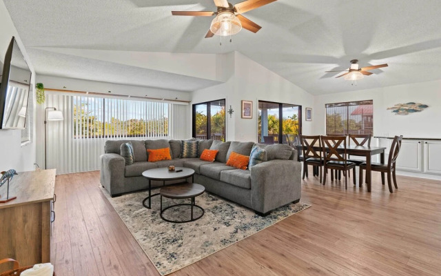 Home w/ Private Hot Tub < 1 Mi to Butler Beach!