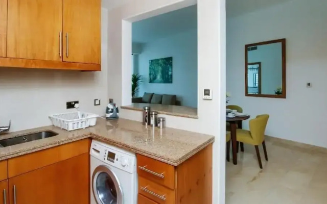 R&H Trident Grand Residences