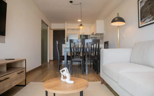 w Beautiful 3BR w Balcony in San Isidro