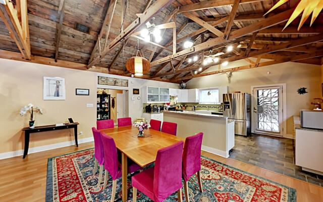 Huge Lake Travis - 4 Bedroom Home