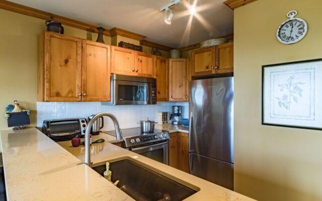Haut-Bois by Tremblant Sunstar