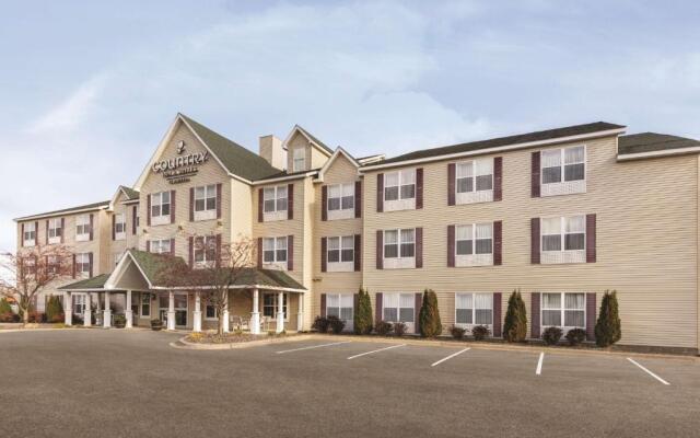 Country Inn & Suites by Radisson, Forest Lake, MN