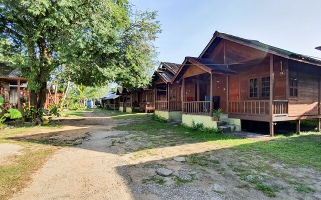 ZEN Rooms Pelangi Beach Resort