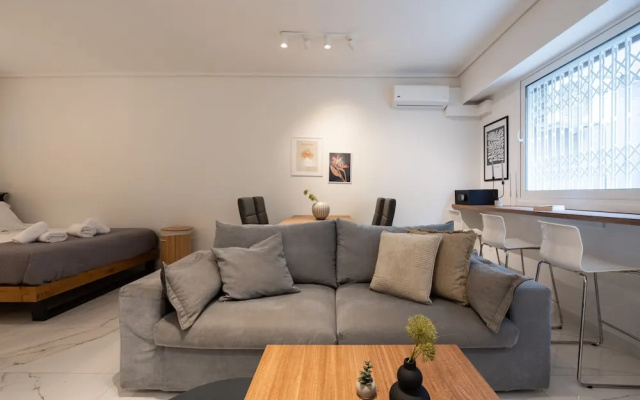 Kolonaki Chic Minimalist Studio-Athens