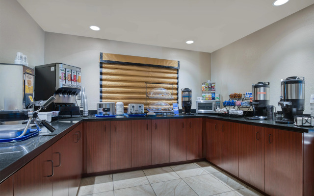 Best Western Shelby Inn & Suites