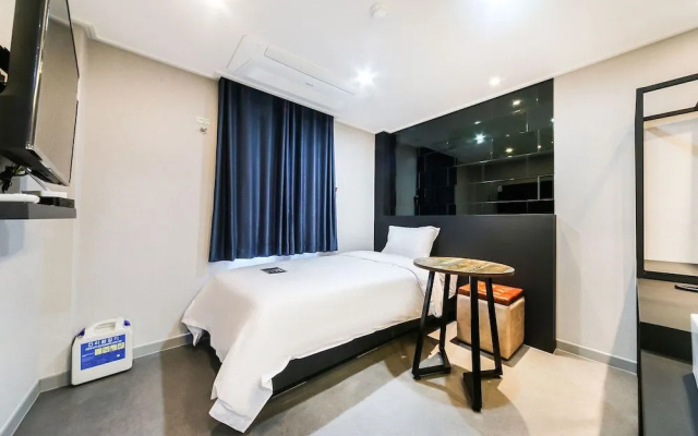 Hotel On