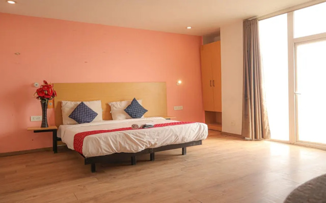 Hotel Noida Grand 121