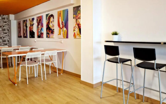 Arc House