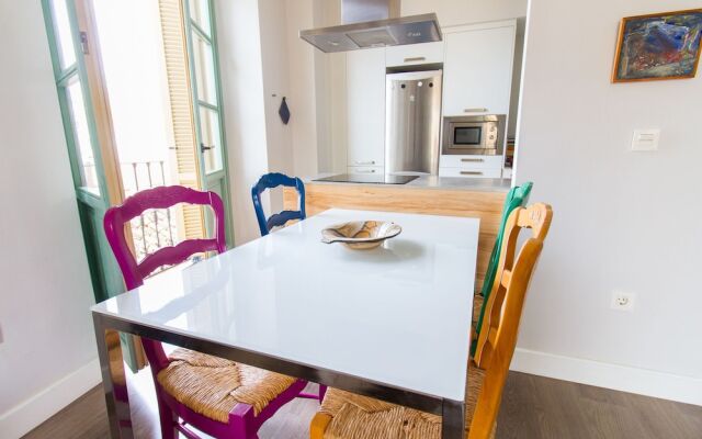 Adorable Apartment Ollerias