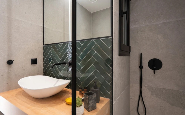 LIV - Modern Heavenly Retreat in Exarcheia