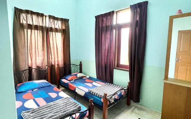 Teratai Homestay Batu Buruk – Guest Rooms – Kuala Terengganu
