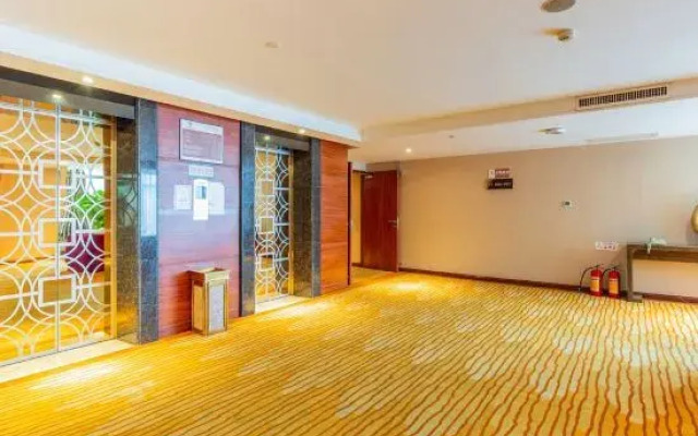 Yinglun Holiday Hotel