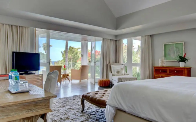 Breathtaking Ocean-view Home w Pool Modern Design