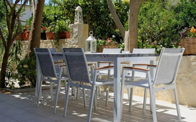 Minas Apartments