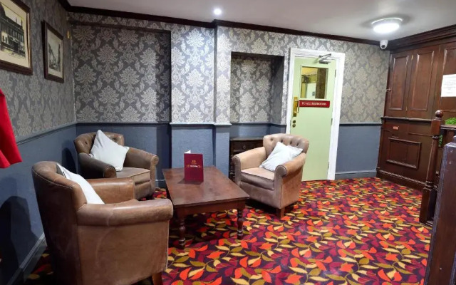 The Royal Victoria & Bull Hotel