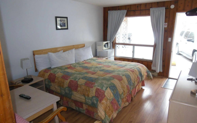 Cedar Motel