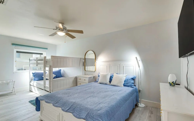 Waterfront Gem: Crystal River Family Home