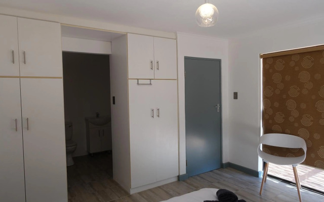 Modern secure beach house in Mykonos