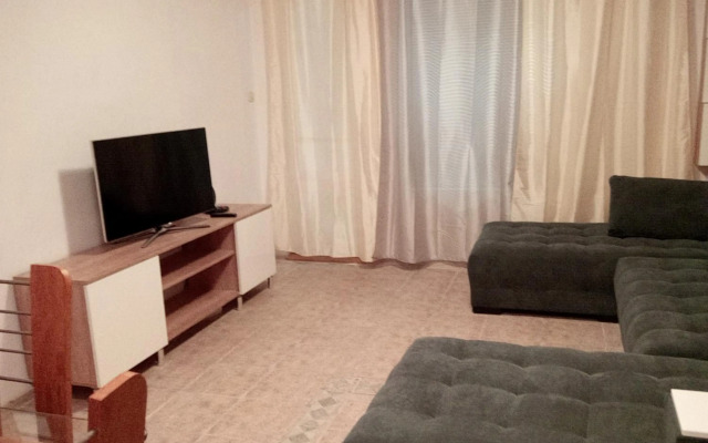 Просторен и добре обзаведен апартамент Oborishte 39 str