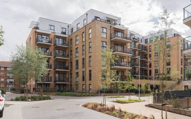 Luxury 1 Bed Apartment With Balcony In Greenwich