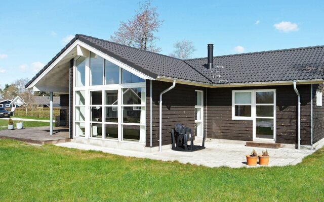 10 Person Holiday Home in Hadsund