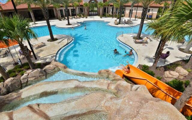 Beautiful Themed Vacation Home With Pool St5509