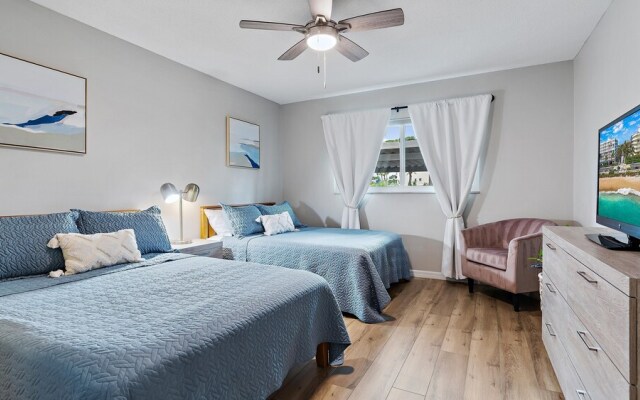 Beach Way Getaway 2 Bedroom Condo by RedAwning