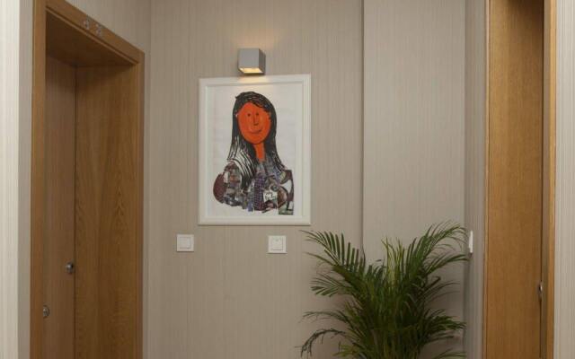 SingularStays Mar44